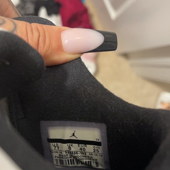 Mint condition never worn - Picture 3 of 4